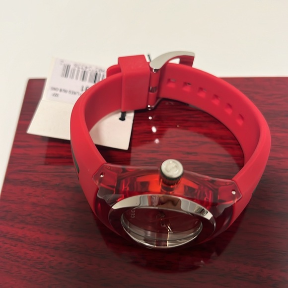 GUCCI ‘Sync YA137303’ 🆕 Midsize Watch. Pure Luxury Red Sports Watch 46mm 🎁 - Picture 4 of 9